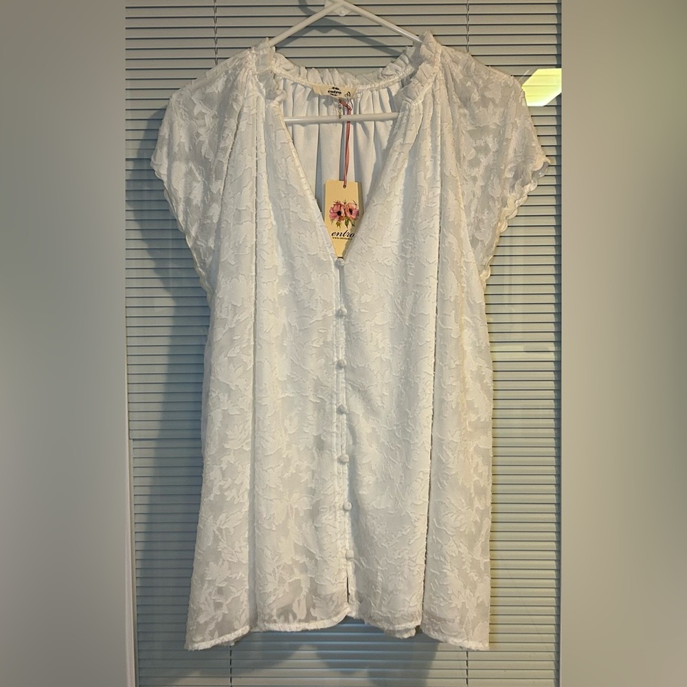 Entro Women's Size L Lace Off-White Flutter Sleeve Ruffled‎ Blouse